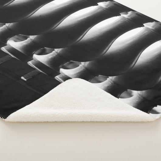 Schwarz-Weiß-Architektur Sherpadecke (3/4)