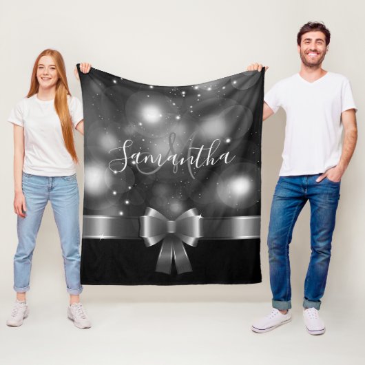 Schwarz-Weiß-Band Fleecedecke (Beispiel)