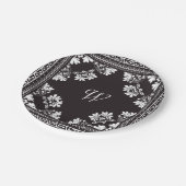 Schwarz-Weiß-Bandana mit Monogramm Pappteller (Schrägansicht)