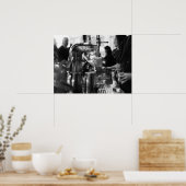 Schwarz-Weiß-Bar-Szene, die frisch gepresstes Bier Poster (Küche)