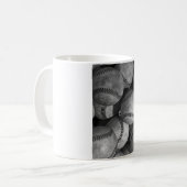 Schwarz-Weiß-Baseball Kaffeetasse (Vorderseite Links)