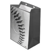 Schwarz-Weiß-Baseball Mittlere Geschenktüte (Rückseite Schrägansicht)