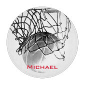 Schwarz-Weiß-Basketball Fügen Sie Ihren Namen hinz Schneidebrett (Vorderseite)