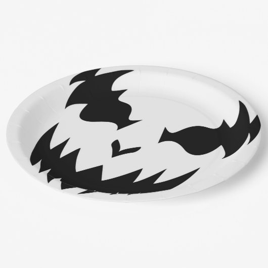 Schwarz-Weiß-Beängstigendes Pumpkin-Halloween-Part Pappteller (Schrägansicht)