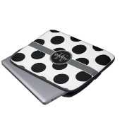 Schwarz-Weiß-Big-Polka-Dots-Monogramm Laptopschutzhülle (Vorne Knopf)