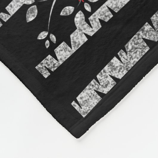 Schwarz-Weiß-Birkenwälder Fleece Blanket (Ecke)