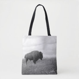 Schwarz-Weiß-Bison auf einem Hügel Tasche