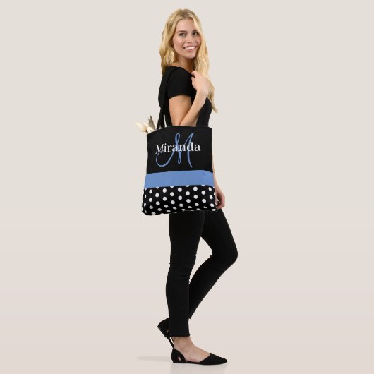 Schwarz-weiß Blue Monogram Script Polka Dots Tasche (Am Model)