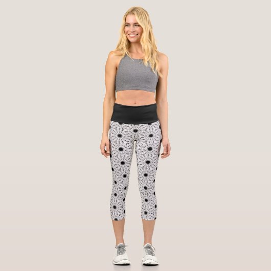 Schwarz-Weiß-Blume Capri Leggings (Vorderseite)