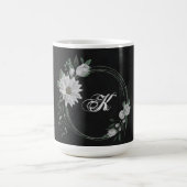 Schwarz-Weiß-Blume Kaffeetasse (Mittel)