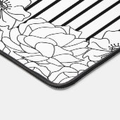 Schwarz-Weiß-Blume mit benutzerdefinierten Striche Schreibtischunterlage (Ecke)