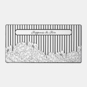 Schwarz-Weiß-Blume mit benutzerdefinierten Striche Schreibtischunterlage (Vorderseite)