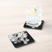 Schwarz-Weiß-Blume nah Getränkeuntersetzer (Rechte Seite)