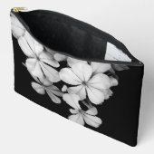 Schwarz-Weiß-Blume nah Zubehörtasche (Offen)