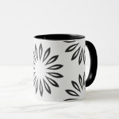 Schwarz-Weiß-Blume Personalisiert Abstrakt Tasse (VorderseiteRechts)