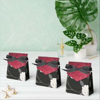Schwarz-Weiß-Blume und Roter Glitzer Geschenkschachtel