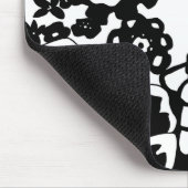 Schwarz-Weiß-Blumengarten Grafisches Muster Mousepad (Ecke)