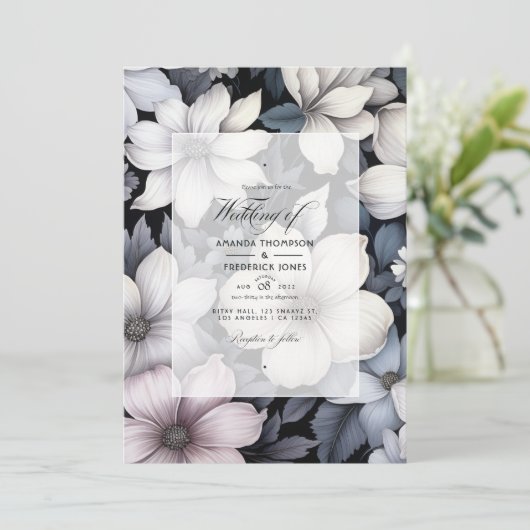 Schwarz-Weiß-Blumenhochzeit Einladung (Stehend Vorderseite)