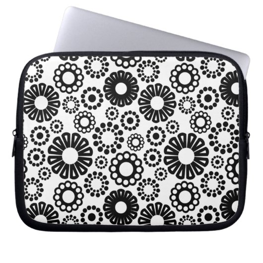 Schwarz-Weiß-Blumenschlacke Laptopschutzhülle (Vorderseite)