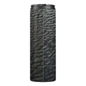 Schwarz-Weiß-Blumentextilien Thermosbecher (Rückseite)