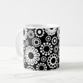 Schwarz-weiß-blumiger Becher Kaffeetasse (Vorderseite Links)