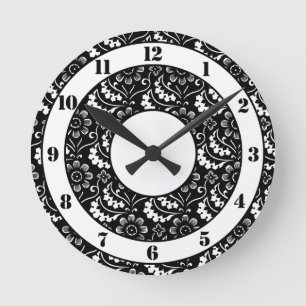 Schwarz-Weiß-Blütendekoration Runde Wanduhr