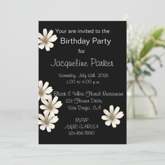Schwarz-Weiß-Blütengeburt Einladung (Stehend Vorderseite)