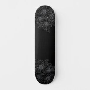 Schwarz-Weiß-Blütenmalerei auf dem Deck Skateboard