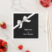 Schwarz-Weiß-Bogen | Elegante Hochzeit | Monochrom Serviette (Beispiel)