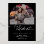 Schwarz-Weiß-Bogen-Foto-Script-Abschluss Folieneinladung (Rückseite)