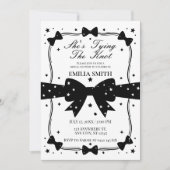 Schwarz-weiß Bow Sie bindet das Brautparty des Kno Einladung (Vorderseite)