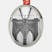 Schwarz-weiß Brooklyn Bridge New York Ornament Aus Metall (Links)