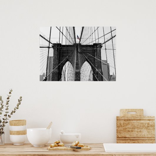 Schwarz-Weiß-Brooklyn-Brücke mit farbigem Flag Poster (Küche)