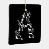Schwarz-Weiß-Buchstabe "A" mit Twining-Blume Keramikornament (Rechts)