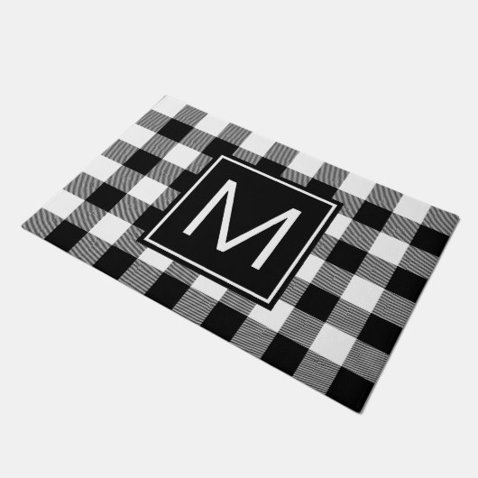 Schwarz-Weiß-Buffalo Kariert Mit Monogramm Fußmatte (Schrägansicht)