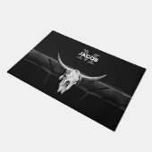 Schwarz-Weiß-Bullen-Monogramm des rustikalen Weste Fußmatte (Schrägansicht)