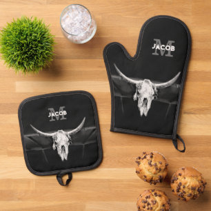 Schwarz-Weiß-Bullen-Monogramm des rustikalen Weste Ofenhandschuh & Topflappen-Set