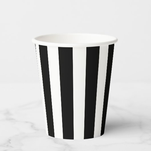 Schwarz-Weiß-Cabana-Streifen Minimal-Monogramm Pappbecher (Vorderseite)