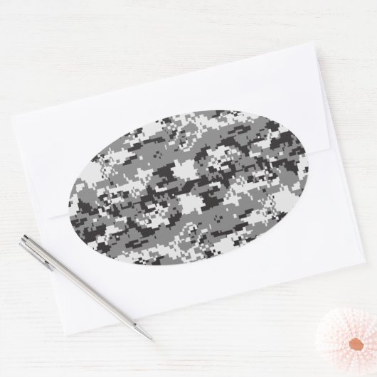 Schwarz-Weiß-Camouflage Ovaler Aufkleber (Umschlag)