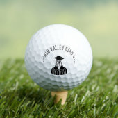 Schwarz-Weiß-Cap und Gown-Abschluss Golfball (Insitu T-Shirt)