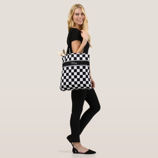 Schwarz-Weiß-Checkerboard-ID148 Tasche (Am Model)