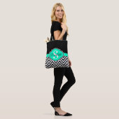 Schwarz-Weiß-Chevrons Tasche (Am Model)