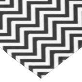 Schwarz-Weiß-Chevrons Tischdecke (Schrägansicht)