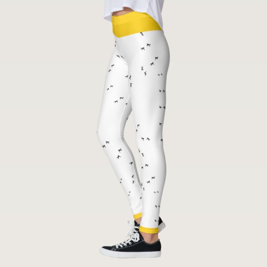 Schwarz-Weiß-Crazy-Chicken-Run | Gelber Pop Leggings (Links)