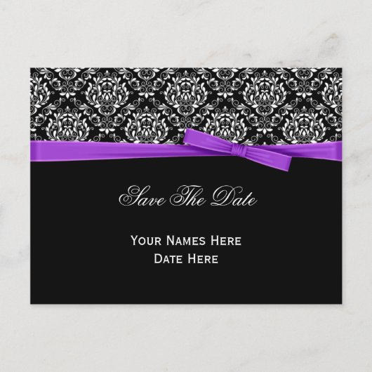 Schwarz-weiß Damask Lila Bow Ribbon Save the Date Ankündigungspostkarte (Vorderseite)