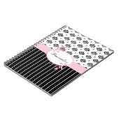 Schwarz-Weiß Damaskus Chic Rosa Blüte mit Namen Notizblock (Linke Seite)