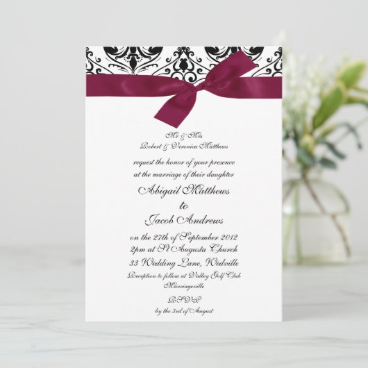 Schwarz-Weiß-Damast mit Burgunder-Band Einladung (Stehend Vorderseite)
