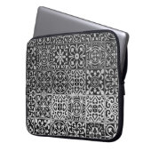 Schwarz-Weiß-Damastmuster Laptopschutzhülle (Vorderseite Links)