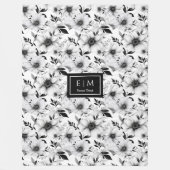 Schwarz-Weiß-Decke in Monogramm mit Charme Fleecedecke (Vorderseite)