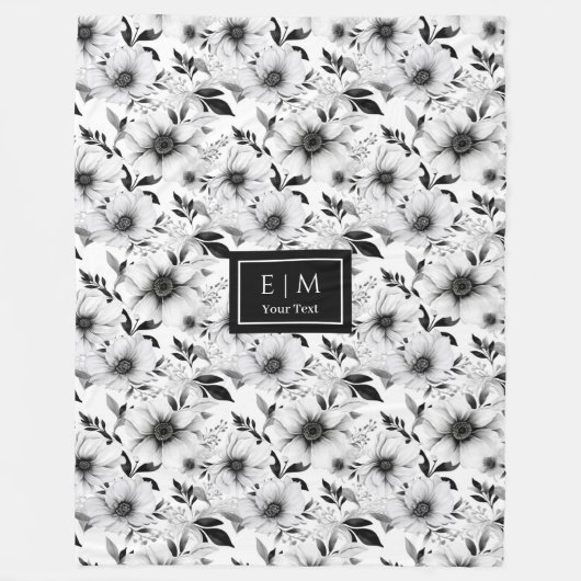 Schwarz-Weiß-Decke in Monogramm mit Charme Fleecedecke (Vorderseite)